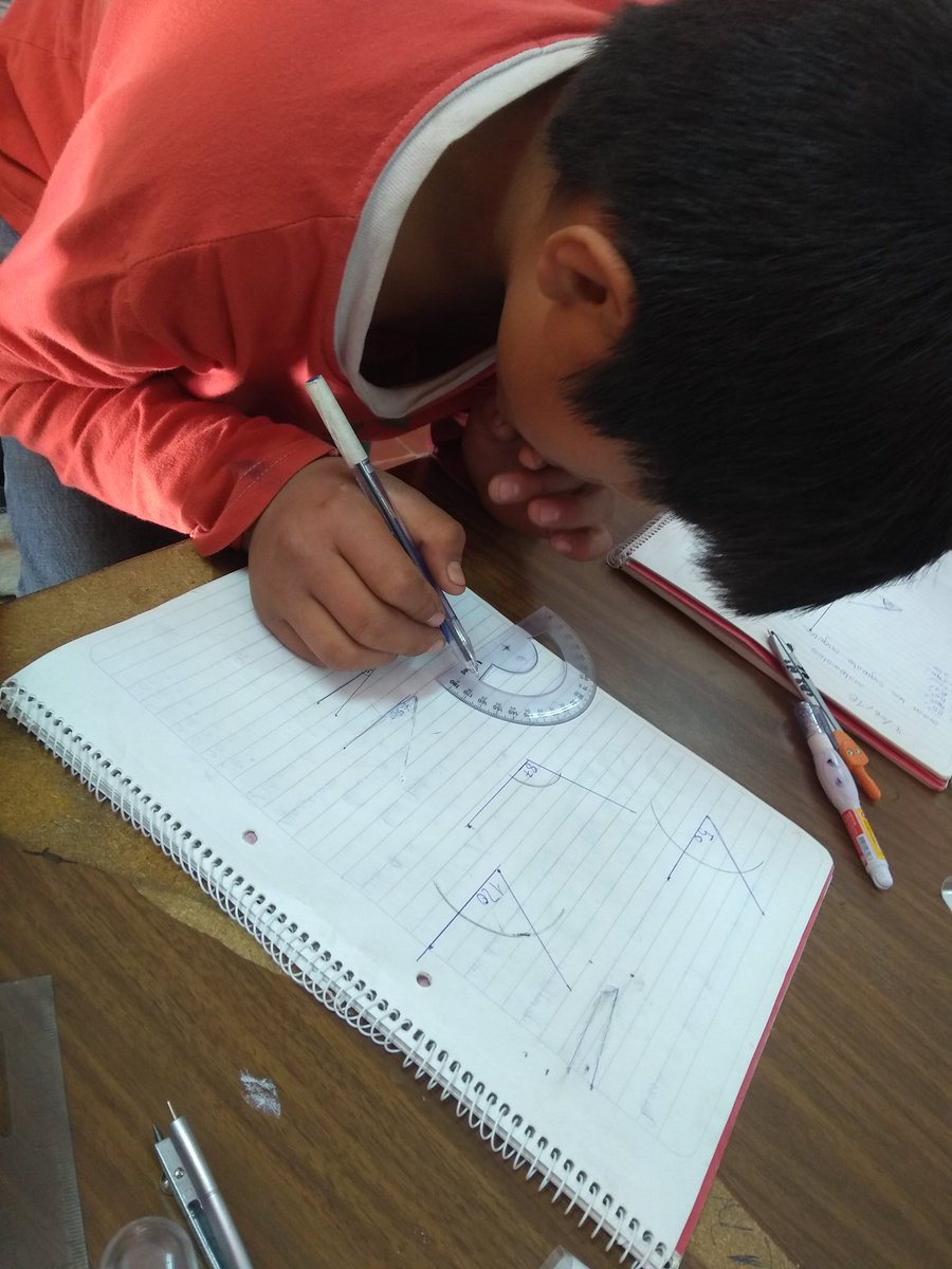 luisyap18's tweet photo. Realizando las clases de apoyo en la Escuela N° 4.107 en San Carlos 
#CAIN31SanCarlos
#turnotarde https://t.co/weoIHFfgiS