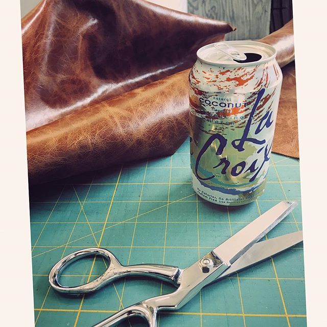 CullyCraft's tweet photo. Around here, we make sure even our Lacroix is aesthetically pleasing... #fueledbylacroix #handmadegoods #customampcovers #madeinoregon #aestheticallypleasing https://t.co/R6CMRFDSKV