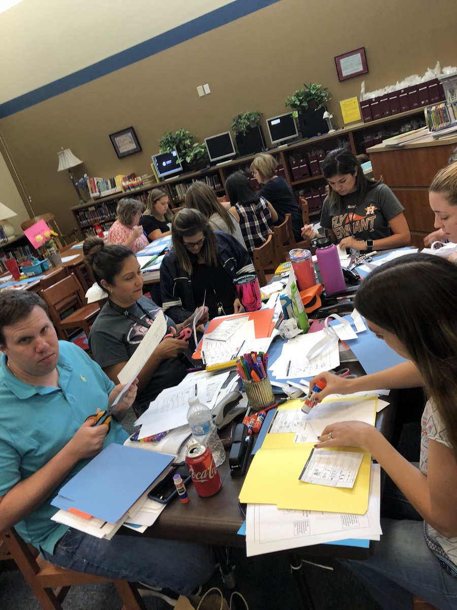 HaileyLiteracy's tweet photo. A productive afternoon creating toolkits for narrative writing! @mrslivecchi @HaileyCISD https://t.co/mRq4GShJmX