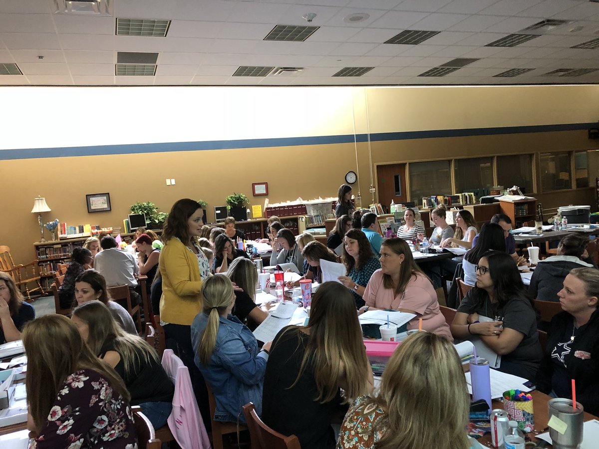 HaileyLiteracy's tweet photo. A productive afternoon creating toolkits for narrative writing! @mrslivecchi @HaileyCISD https://t.co/mRq4GShJmX
