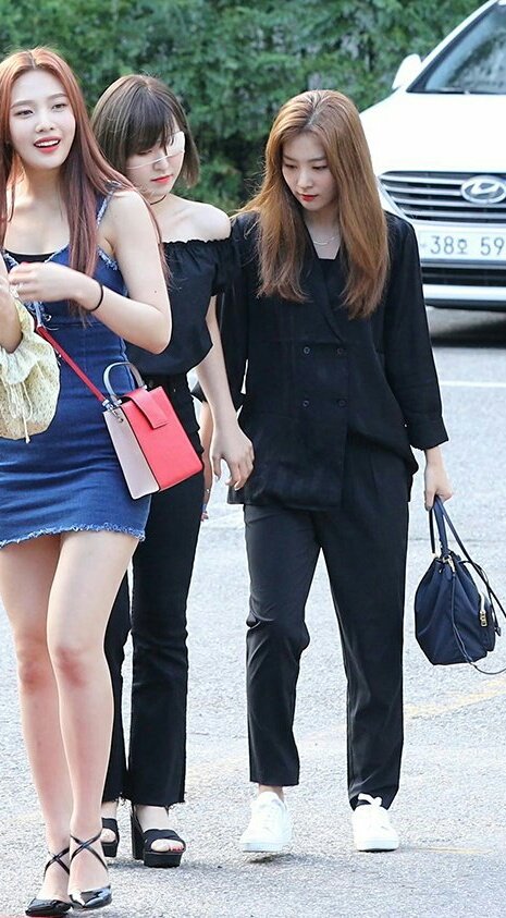 yzg_pp12's tweet photo. ชอบขนาดนั้นเลยหรอออออออออออออออออออออออออออ ทีหลังก็บอกให้เค้าใส่บ่อยๆเส้!!
#SEULGI 
#wendy 
#seuldy
#wengi
#ต่อเรือมาแล้วนับร้อยครั้ง https://t.co/mvVwKV5pqJ