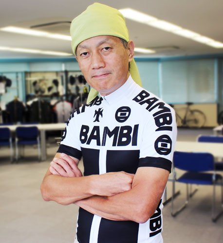 ナイトロバンビに登場するキャラクター、三色 岩鉄（みいろ がんてつ）
store.shopping.yahoo.co.jp/waveone/a5bfa5…
#ナイトロバンビ #NITROBAMBI #レンゴク