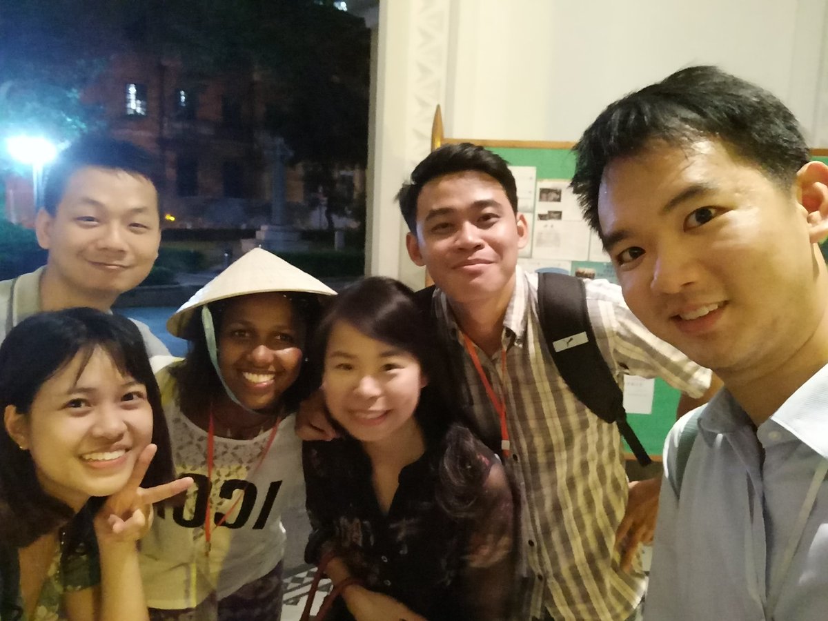 taizehk2018's tweet photo. #Friendship formed when they were living in @taize a few years ago. They use #TaizeHK2018 as an opportunity to reunite in Asia
他們於泰澤居住時結交成好友， 他們以今次國際聚會的機會於亞洲相聚。 https://t.co/NlxQmLyd21