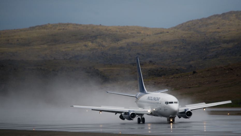 FrankReardon1's tweet photo. I finally got to see the new paint job on @nolinoraviation #boeing #B732 #CGNLE in #Iqaluit #YFB #Nunavut landing in the rain 🌧️ on AUG.9.2018 #YFBSpotters #combi #gravel #avgeeks #B737 #avgeek #Aircraftlovers https://t.co/gF3aJgrv7t