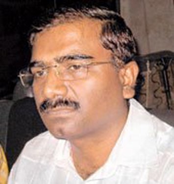 NandighoshaTV's tweet photo. #ORHDCScam: Senior IAS officer Binod Kumar, convicted in the case, surrenders before Special Vigilance Court #Odisha https://t.co/dMWn0mKmg8