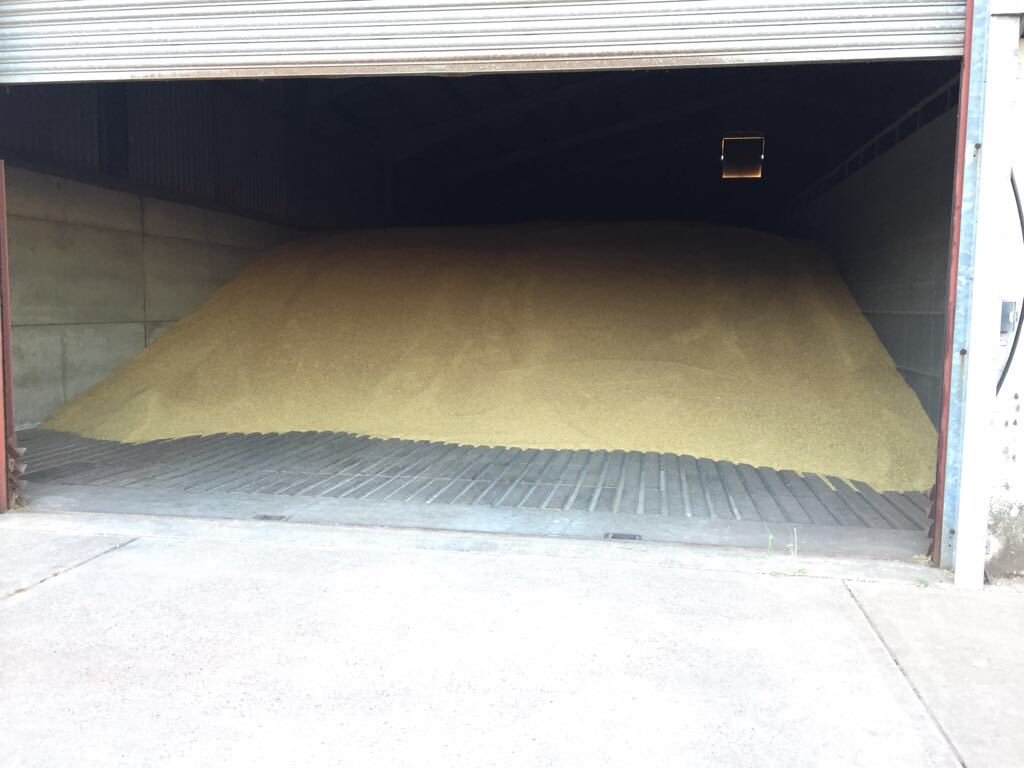 castleviewfarm's tweet photo. Just had confirmation, from @WrightsAgriLTD that harvest is finished on a contract farming agreement they are involved in Nr Nottingham. Well done Eric &amp; the Wrights team 👍💪✅ https://t.co/QtkXm7DKF2