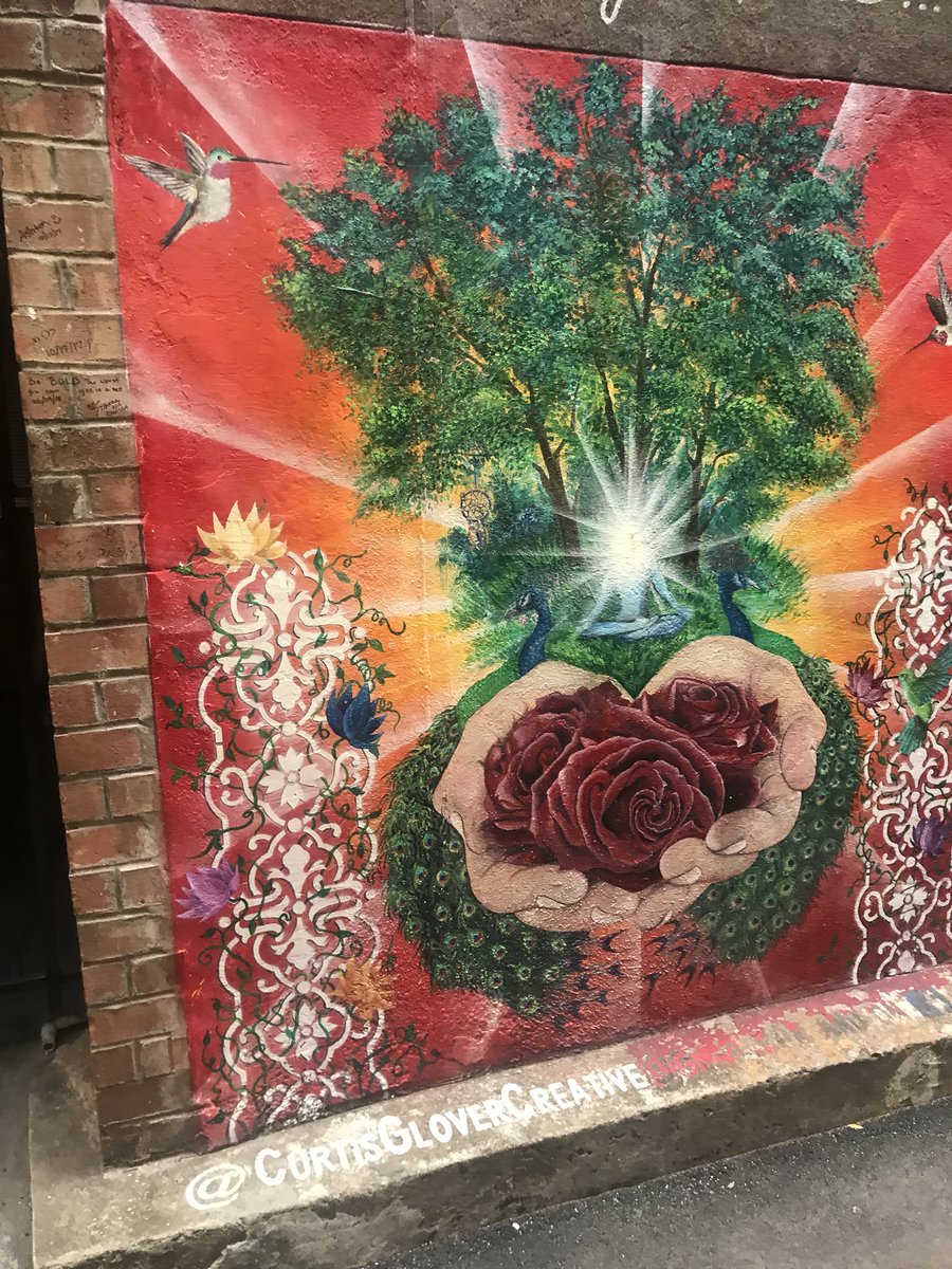 ClassyTulip13's tweet image. Take me back to graffiti alley.