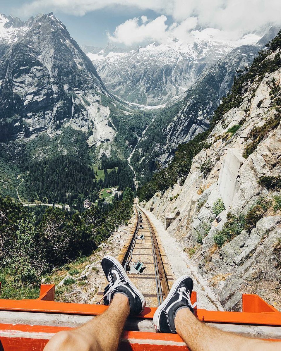 JungfrauRegion's tweet image. Those looking for the thrill will find it in the @Haslital. A maximum gradient of 106 percent makes the Gelmerbahn undisputedly Europe's steepest, open single-car funicular bit.ly/2MhGijm 
📷 @flographs 
#haslital #jungfrauregion #madeinbern #inLOVEwithSWITZERLAND