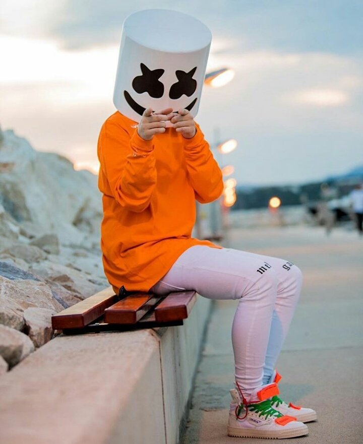 fansmarshmello's tweet photo. @marshmellomusic ❤😘 https://t.co/658qoh4wCc
