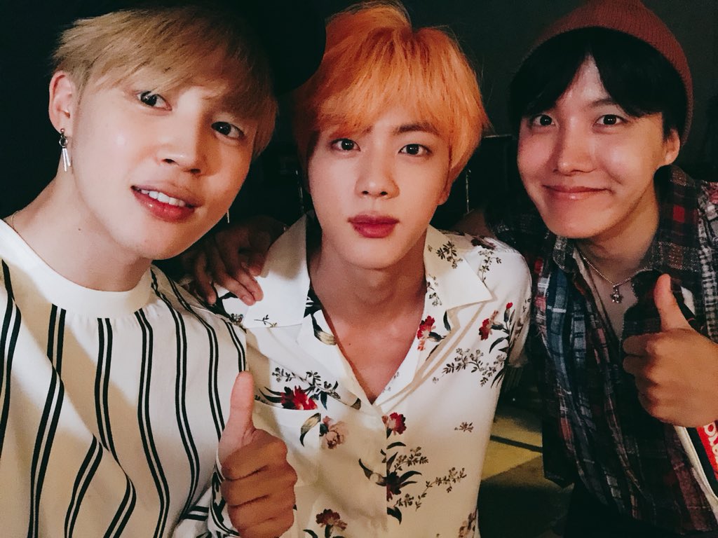 방탄소년단 on Twitter: "진형 노래 지이이이인짜 좋다🤩 #JIMIN #찌인 #BTS #방탄소년단 #LOVE