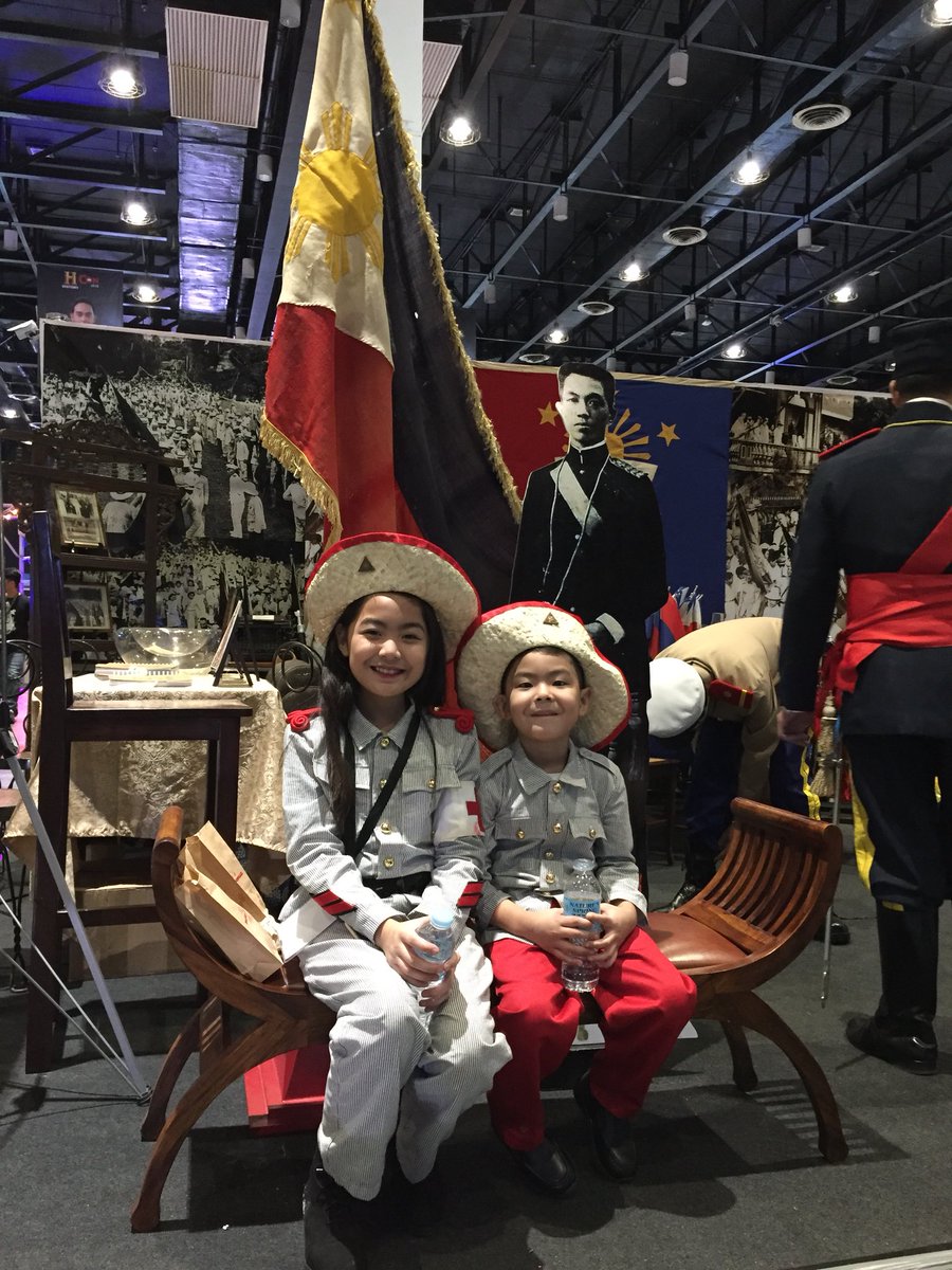 1giney's tweet photo. The cutest corporal medic and corporal presidential guard! Great, great grandchildren of Gen. Emilio Aguinaldo #Miong@150 in 2019. Happening now at #HistoryCon World Trade Center, Pasay City! https://t.co/2JPPttdFVc