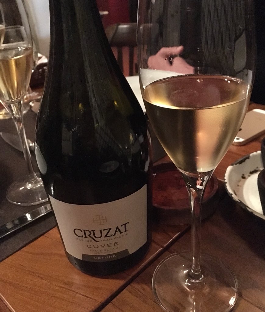 Sure #malbec is Argentina’s thing but I was pretty happy to start off my <a href="/winesofarg/">Wines of Argentina</a> trip with this tasty 60/40 Pinot Noir/Chardonnay tradition method 24 mos on the lees sparkler from the Uco Vally #CndsInArg