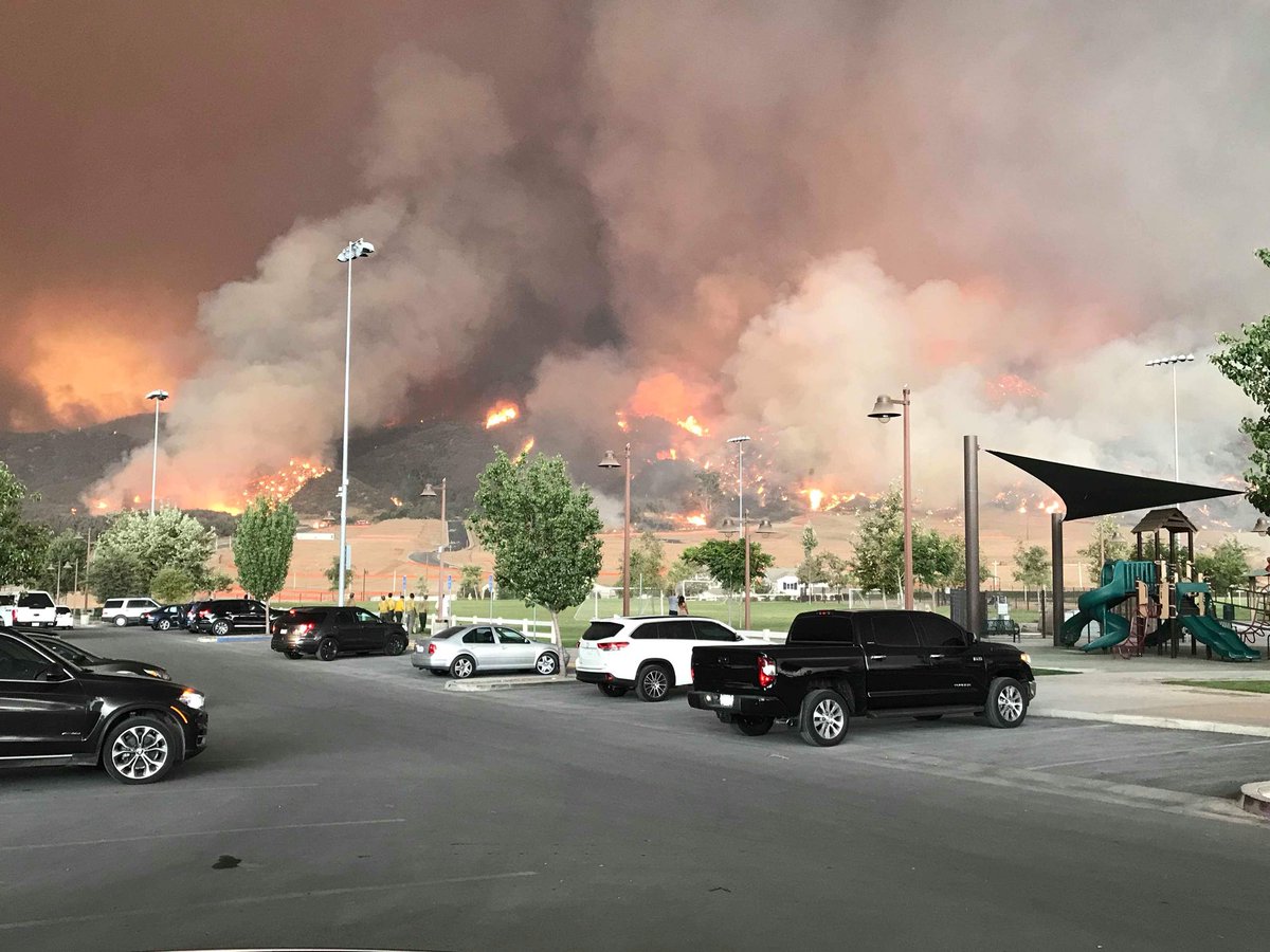 NatalieCB_'s tweet photo. Photos of my neighborhood park in Corona, CA. This is so heartbreaking to look at. ☹️ #HolyFire https://t.co/KKE14KtxYM