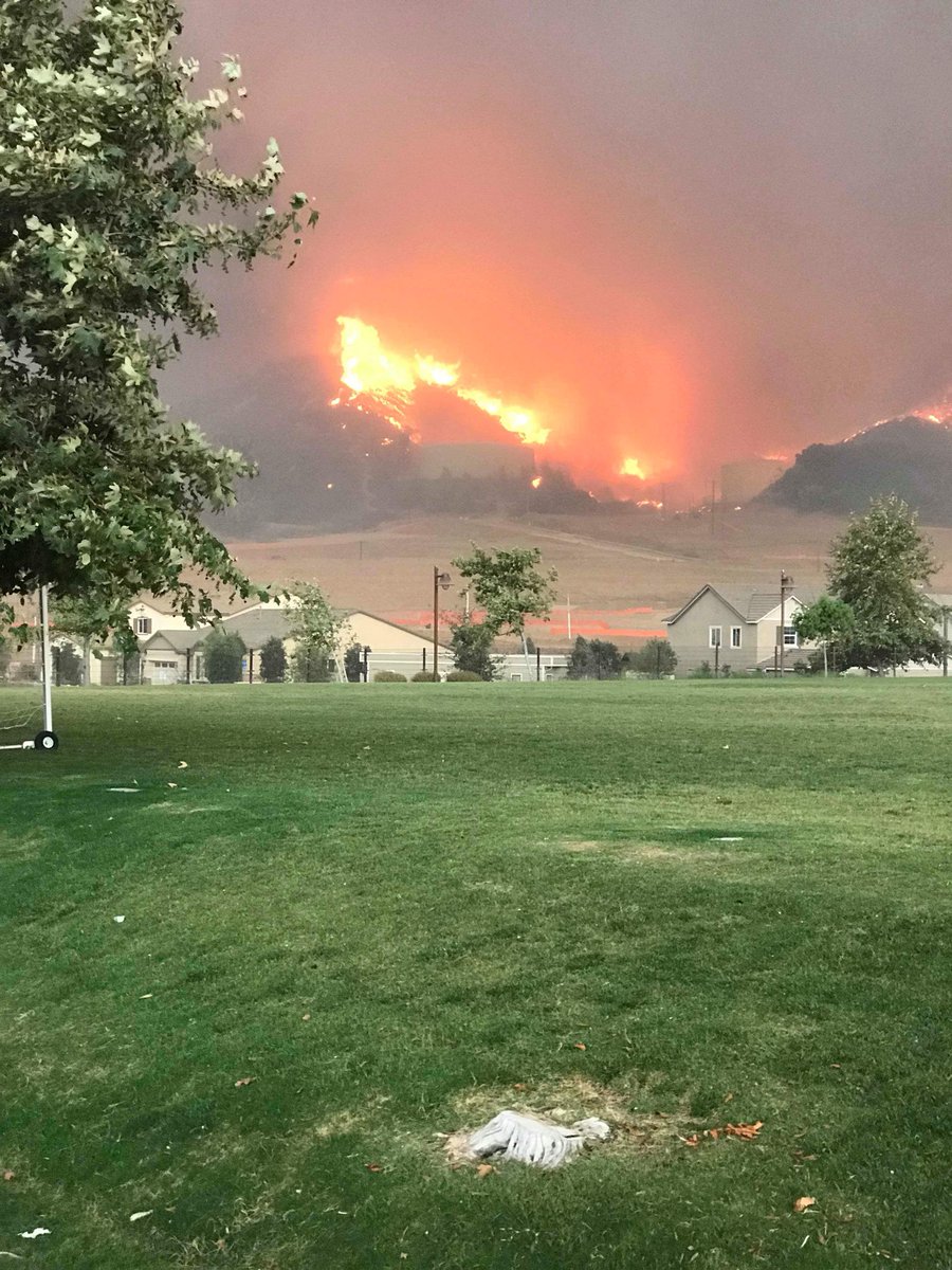 NatalieCB_'s tweet photo. Photos of my neighborhood park in Corona, CA. This is so heartbreaking to look at. ☹️ #HolyFire https://t.co/KKE14KtxYM