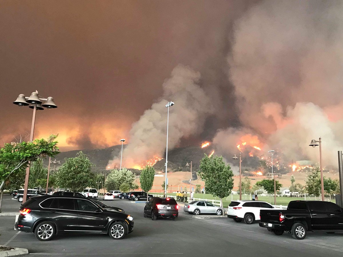 NatalieCB_'s tweet photo. Photos of my neighborhood park in Corona, CA. This is so heartbreaking to look at. ☹️ #HolyFire https://t.co/KKE14KtxYM