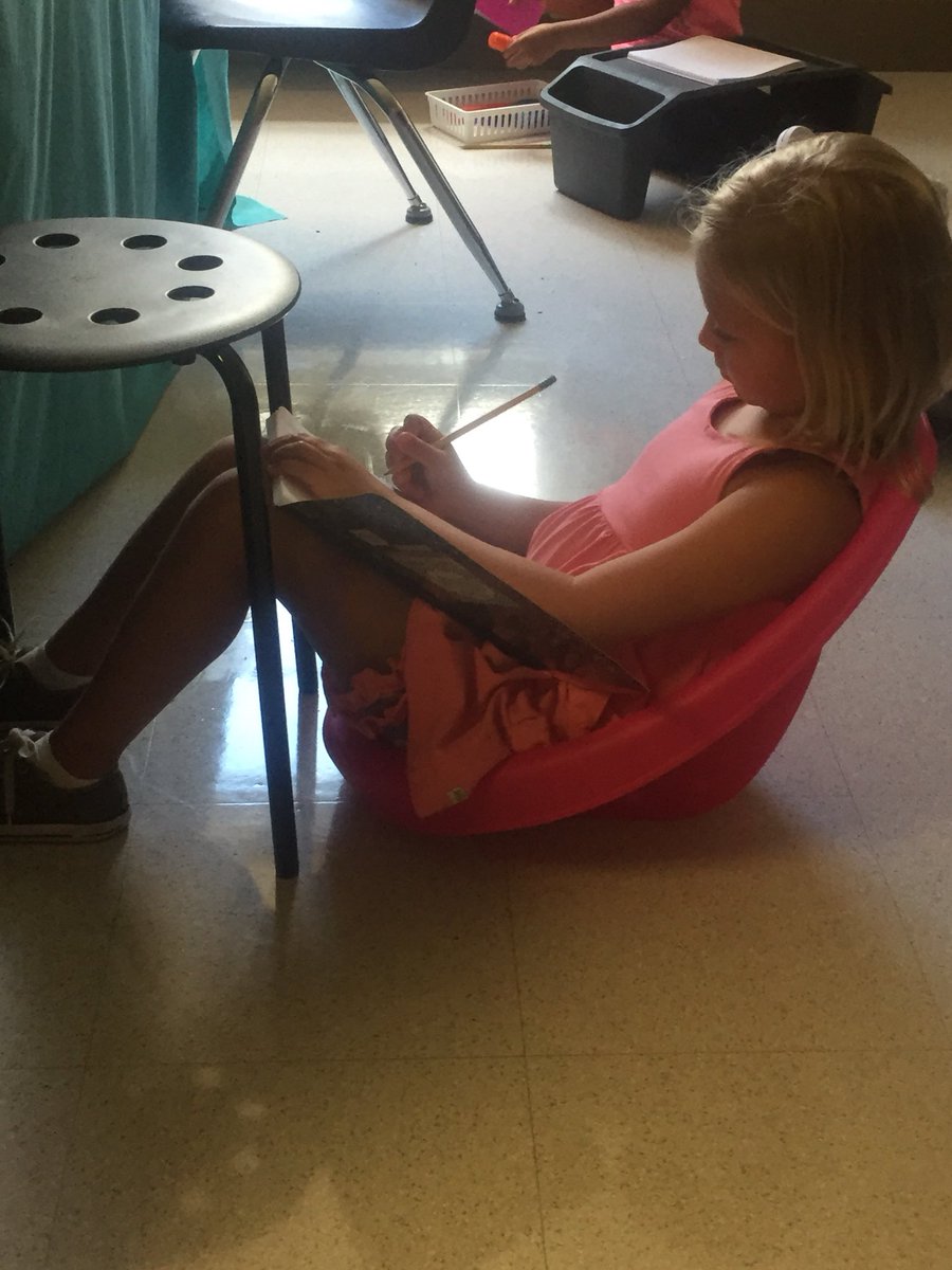 amandaewade1's tweet photo. Give students choice and a comfortable spot, and they won’t want to stop writing! #futurewriters #secondgrade #kidsdeserveit https://t.co/GtOAn5Ri4q