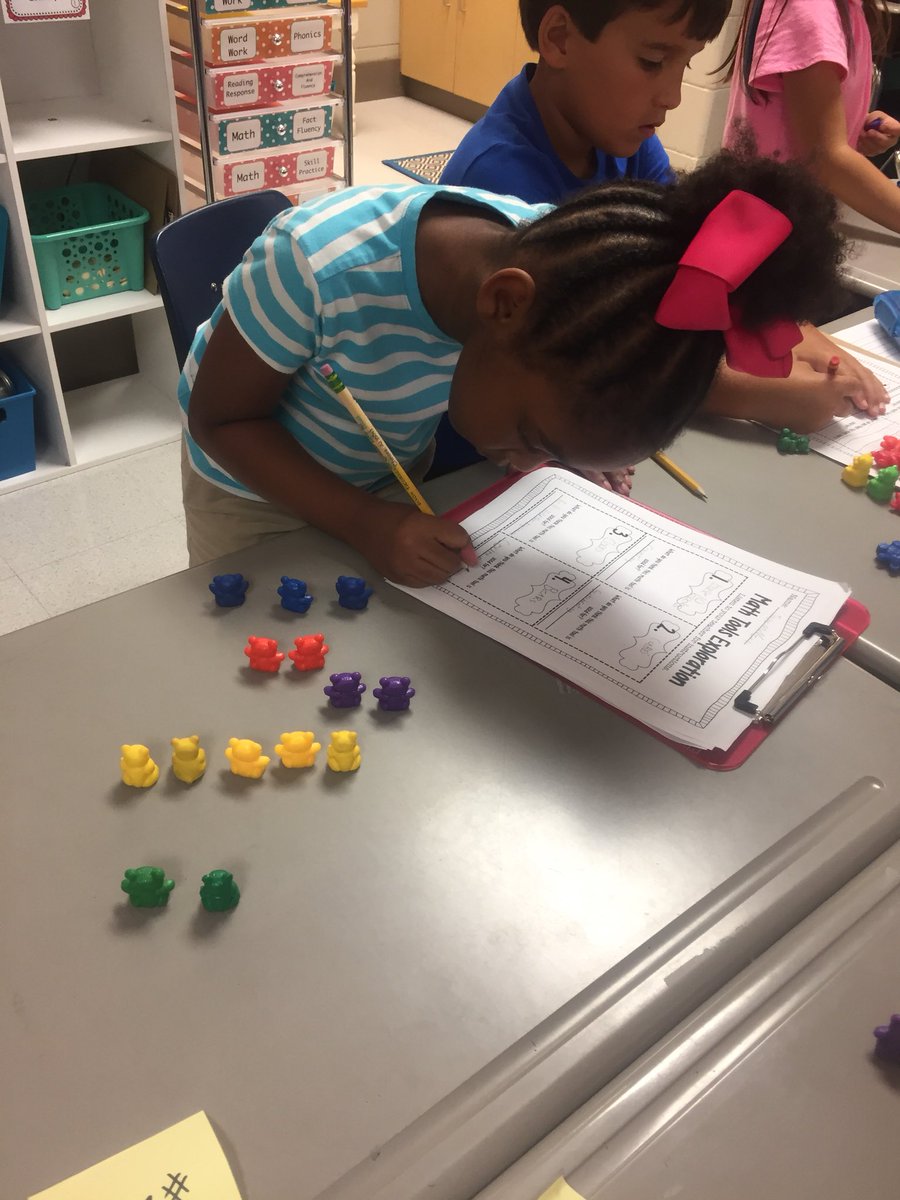 amandaewade1's tweet photo. My mathematicians explored various math tools and how they could be used to help solve math problems. https://t.co/4fwCtpWc77