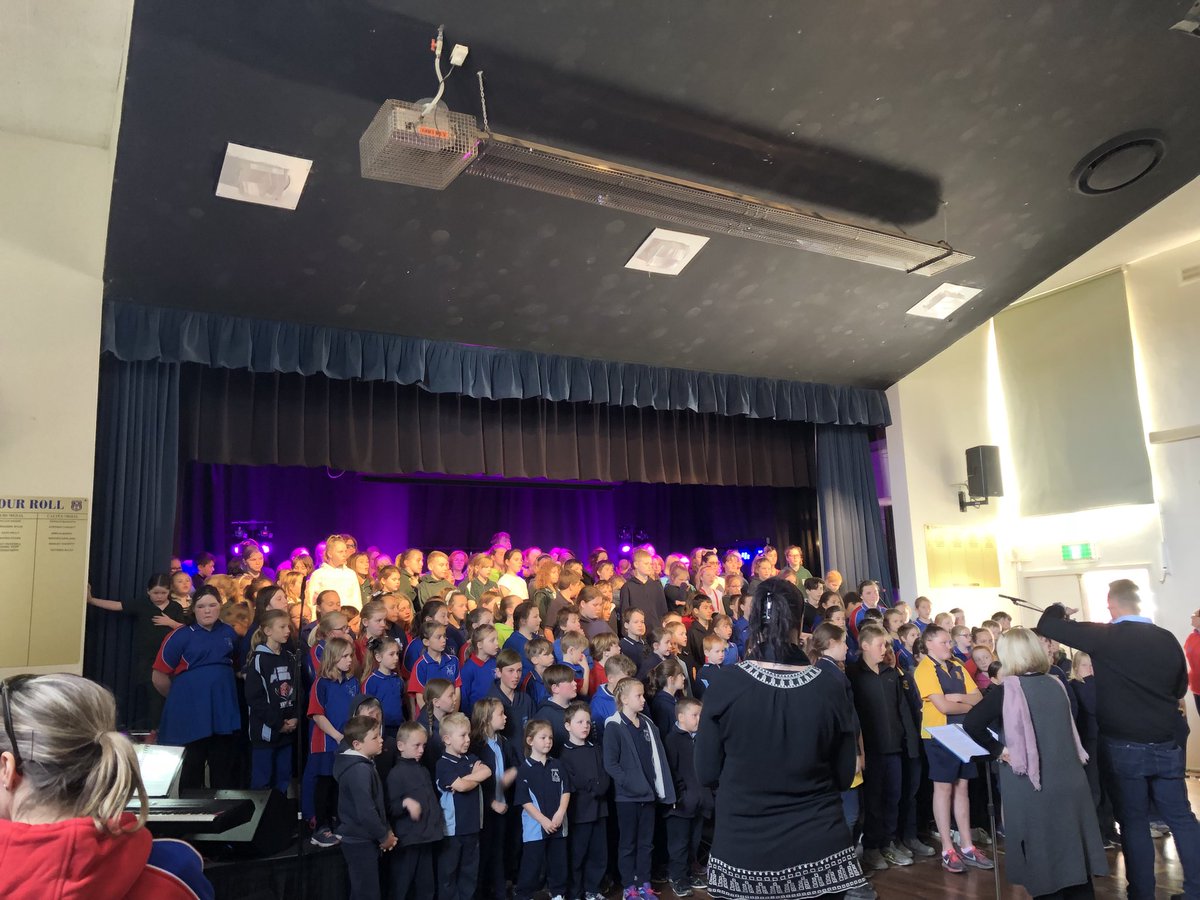 YassHighSchool's tweet photo. What a glorious sound! #BinitBinit #thisisme #EDWeek18 https://t.co/8X4SLhQaUK