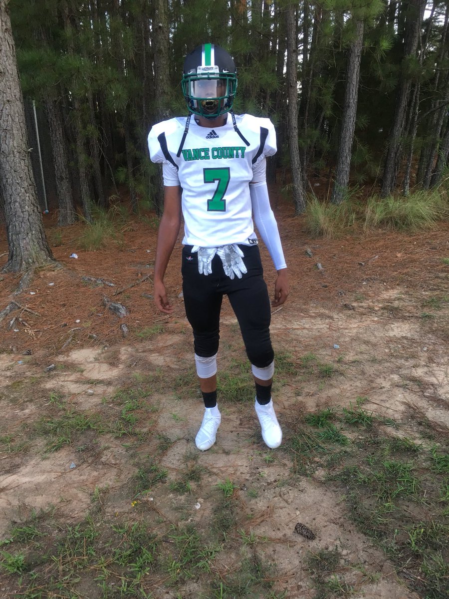 izzyDC_1k's tweet photo. ‼️Striving For Greatness‼️ @FootballVCHS #VCStateofmind https://t.co/aOpvfXzTo7