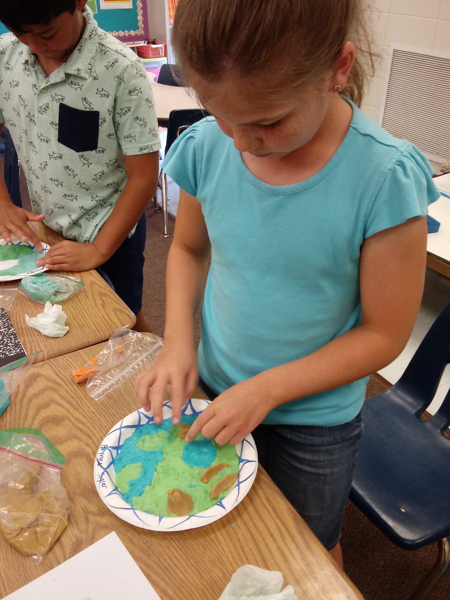 KatelynKent16's tweet photo. What an amazing 1st week back with my sweet kiddos! Today we completed the first part of our Landform project. They did such a wonderful job! I cant wait to see what this year has in store with this incredible group of kids❤ #SEASofAdventure #TheAdventureBegins @CarverES_RH https://t.co/0lyRfJ4OTe