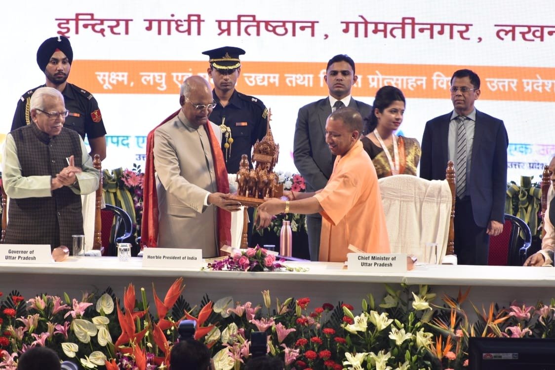 sdPachauri1's tweet photo. #UPCM welcomes Hon. @rashtrapatibhvn in ODOP Summit. #1District1Product_UP https://t.co/qQ54U0JOYM