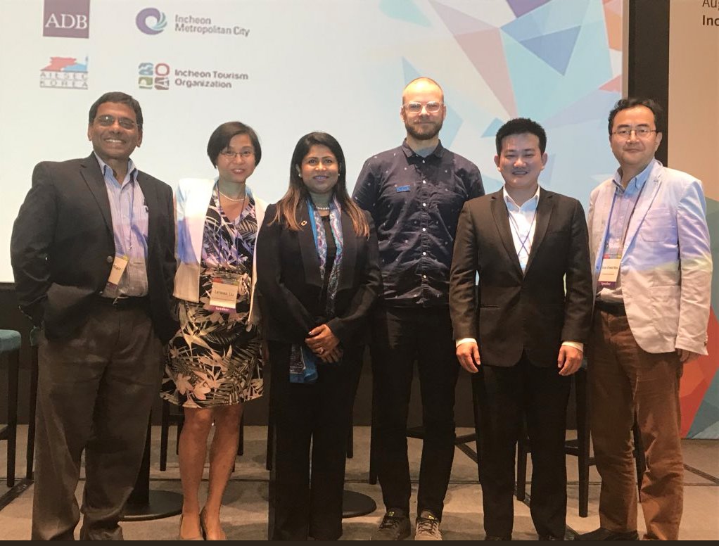 UNVAsiaPacific's tweet photo. Advance #tech promises people gains in knowledge &amp; economic growth whereas #volunteerism strengthens civic engagement and let people &amp; communities participate in their own growth: Panel 3 - Moving into the 4th Industrial Revolution @AYF_6th #AYF6 #AYF2018 @ShalinaMiah @EAsadova https://t.co/HJVfwu0lfv