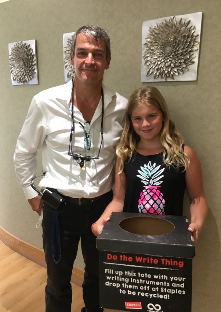 StrongFree67's tweet image. #SophiaProject dropped off a #DoTheWriteThing box at #SturgeonCreekDental office today. Dr Mark Scoville was very supportive of the idea &amp;amp; he was unaware writing instruments can be recycled @StaplesCanada @TerraCycleCA #EveryOffice #Winnipeg @CityNewsWPG