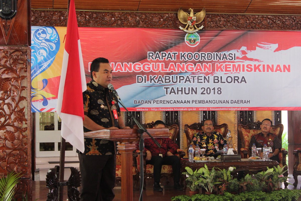 info_Blora's tweet photo. Enam Desa Termiskin ini Akan Dijadikan Sasaran Pembangunan - https://t.co/MceL5IB4Cr #beritablora

@Djoko_Arief @AriefRohman838 @KomangG_Irawadi @PKKBlora @HumasBlora @DinkominfoBlora @BappedaBlora @nunikreni @ganjarpranowo @provjateng @Bappeda_Jateng @info_kradenan @desasumber https://t.co/7cFrsSe6no