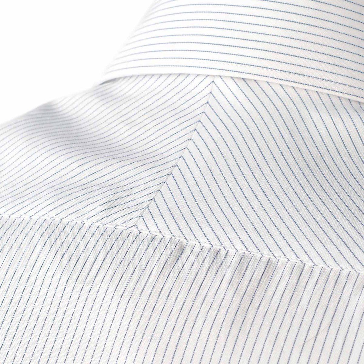 What's the deal with the split yoke? A split yoke allows for stretch &amp; movement in the shoulders. It also aligns pattern at the joins. In short, it allows you to look your best while winning at paperball cricket in the office on Friday afternoons.