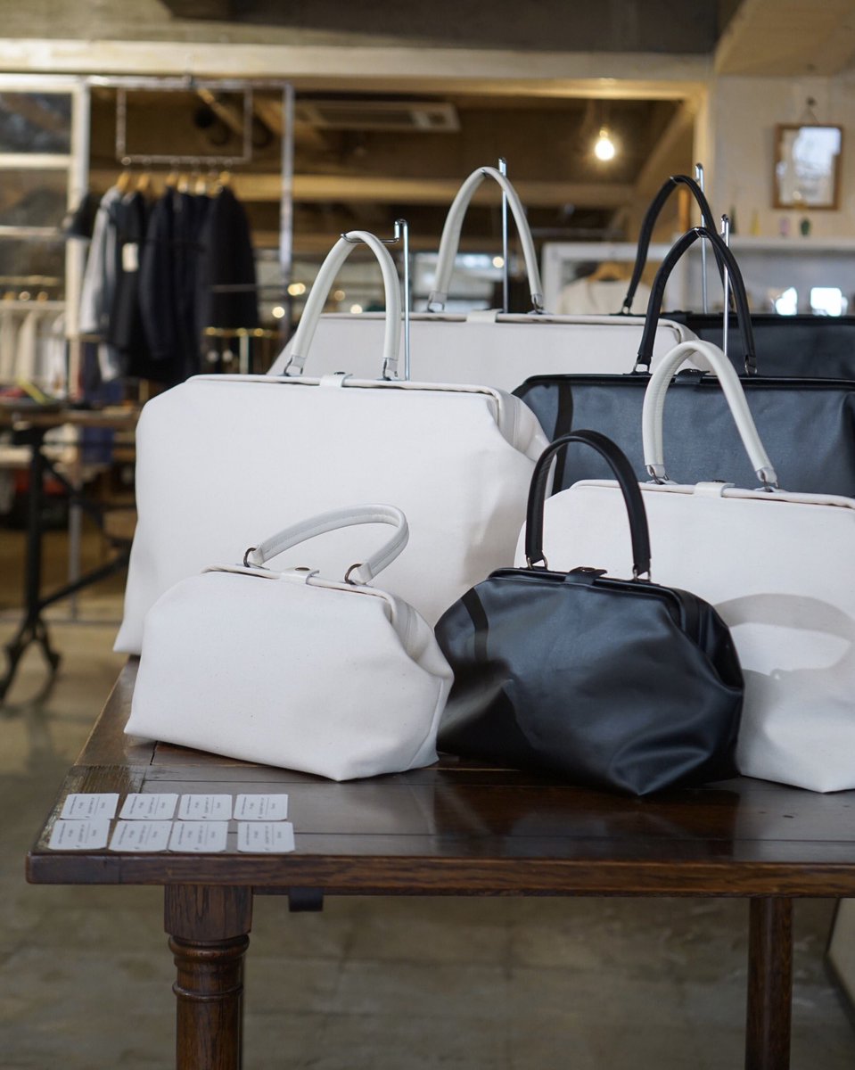 KENTO HASHIGUCHI新作発表・定番商品販売会始まっております。
新作は８月１２日日曜日まで。
定番は８月１９日日曜日まで。
ご本人は１２日まで新作とともに在廊です。