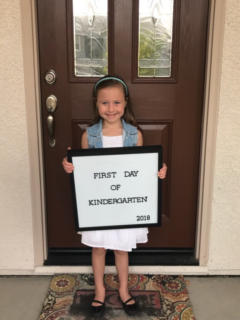 JaimeAnnH's tweet photo. My nieces are growing up so fast! They both had their first day of school today! Jellybean at @rcsdfiddyment and HG at @rcsdstoneridge! ❤️❤️❤️ #happyauntiej #RCSDFirstDay https://t.co/lohlZ3VvqM