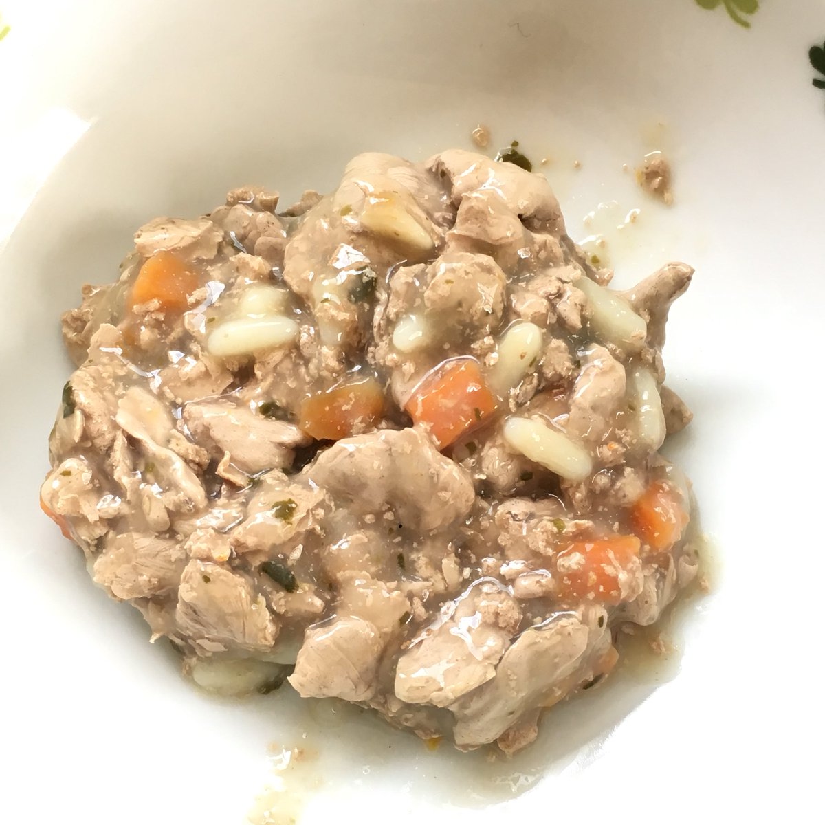 ট ইট র いもあん もなかさん 本日の朝ごはんは ヒルズ Cd缶 ツナ 野菜入りシチュー 匂い控えめで 見た目が 猫用とは思えないくらい美味しそうzh 結局 スープを舐めただけで終了orz お試しで6缶買ったから めげずに出すわよ 猫 尿