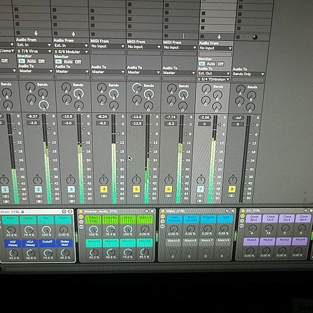 Grinchdubs's tweet image. That feeling when your #LiveControl channel is packed! #lit