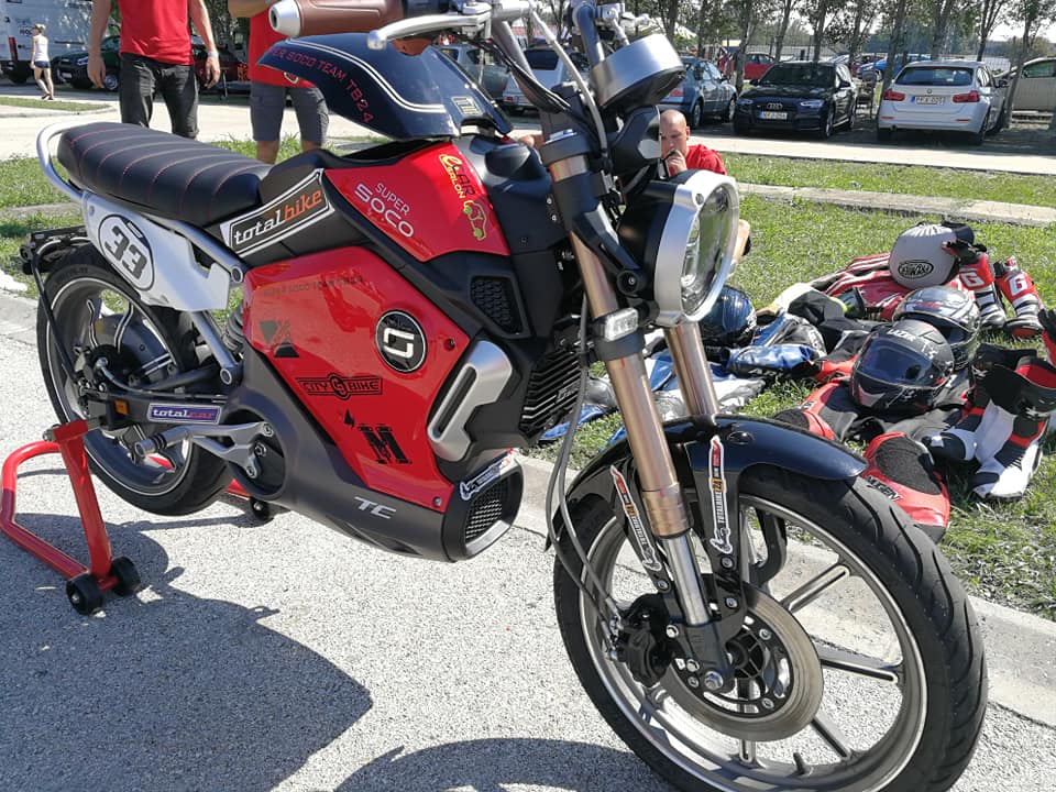 Vmoto5's tweet photo. At the ‘Total Bike’ racing event held on 4 August 2018, the TC electric motorcycle displayed its ‘fast and furious’ like speed and performance capabilities. Thanks again to the team for your amazing performance in the race! #SuperSoco #TeamSuperSoco #FastAndFurious https://t.co/AxemBiqC6q