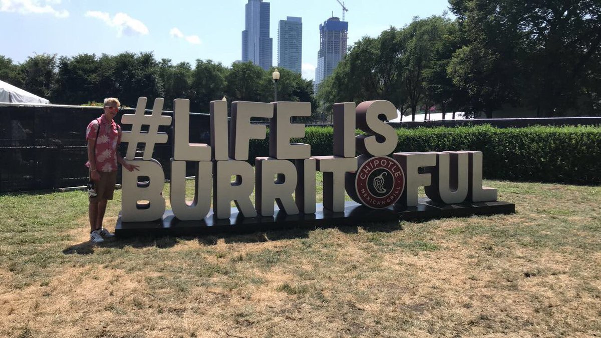 Treevor29's tweet image. People go to lollapalooza for the music or the aesthetic but i went, saw this sign and immediately thought of you @Aaerios