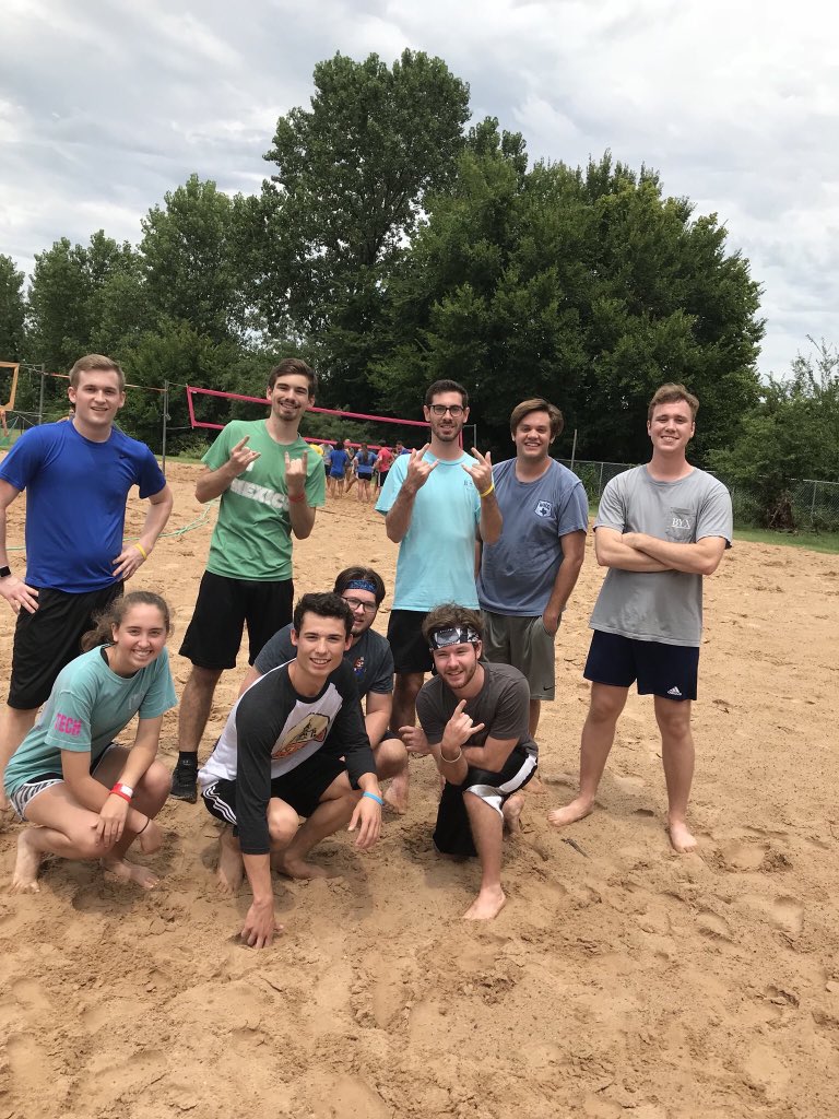 Blaklestevens's tweet photo. I can’t put into words how amazing #CollegiateWeek18 was! Seeing so many college kids have a love and passion for Christ gave me so much peace! As I step foot onto my campus next week, I pray I have the courage to share the love of God to all of those around me! https://t.co/uPDcOpERwJ