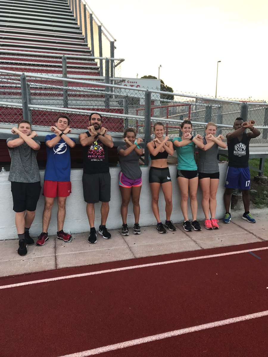 run_tornadoes's tweet photo. @RunningPatsOHS X's UP for paperwork!! https://t.co/THhBLqdaMD
