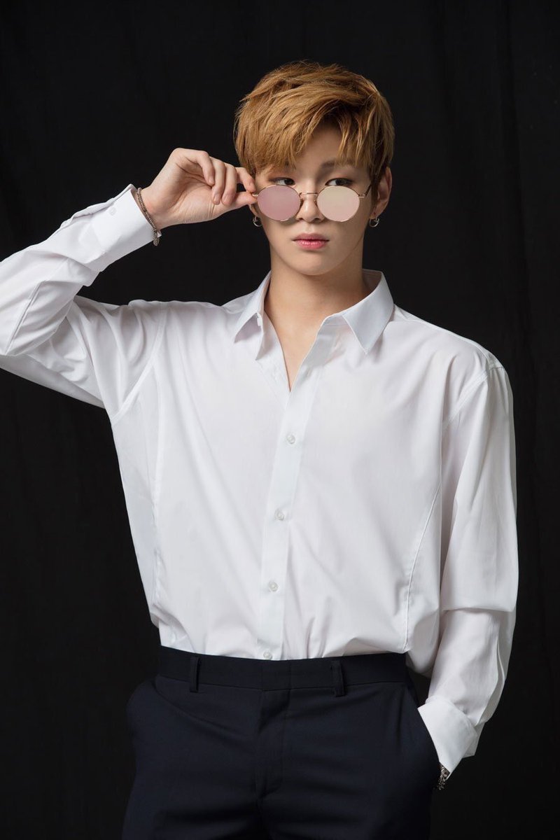 FahXiah's tweet photo. หูยยย หล่อ หล่ออะ เซ็ตนี้ดีมากกกกก https://t.co/v5NcnEfIot