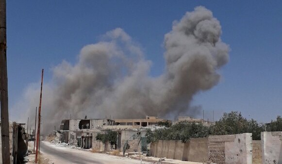 shadialmahmod's tweet photo. #التمانعة بريف #ادلب الجنوبي 

قصف مكثف من مؤتمرات الخيانة يطال الأحياء السكنية في التمانعة . 
حسبنا الله ونعم الوكيل https://t.co/ELbnCtyJ0H
