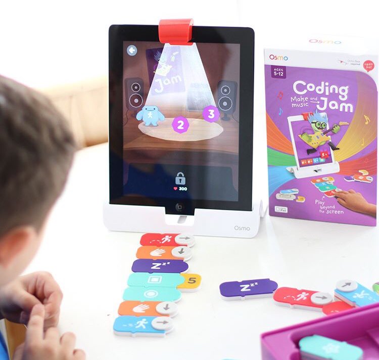 PlayOsmo's tweet image. 🎶🎵 Prepping a weekend playlist... why not make your own tunes? 🥁🎸 #OsmoCodingJam is on sale on playosmo.com right now! 📸: coffee.and.crayons_ #playosmo