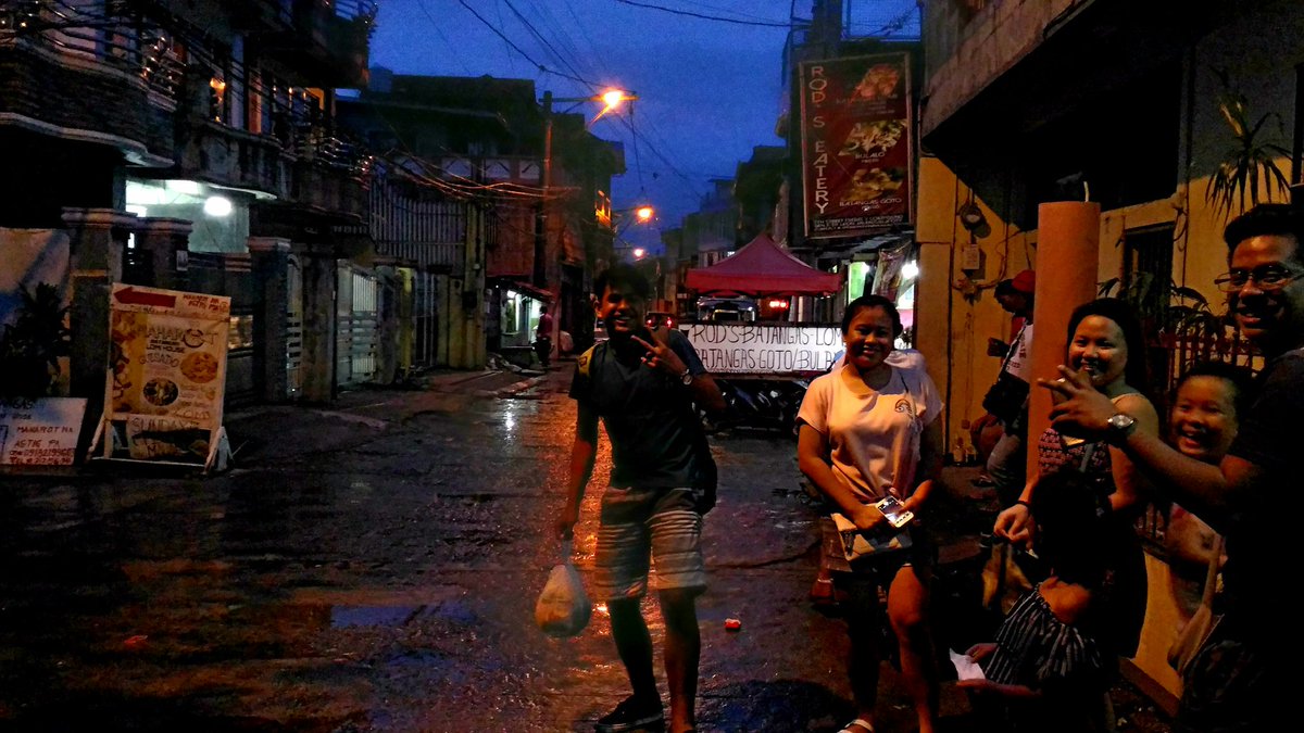 one_valenzuela's tweet photo. Busog na sila. Kakain palang tayo!?! Saan kayang lomihan? Back to back lomihan sa Brgy. Gen. T. De Leon.
Lomi nights @ Valenzuela City
------
Rod's Batangas Lomi at Maharot Batangas Lomi House
Fredel Compound, Gen. T. De Leon
#eatlocal #supportlocal #eatsplore #valenzuelacity https://t.co/UYnVzCFAja