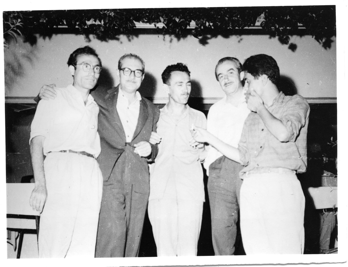 Değerli Yazar Mahmut Makal'ı da sonsuzluğa uğurladık.Fotoğraftakiler:Mahmut Makal,Kemal Tahir,Talip Apaydın,Orhan Kemal,Fakir Baykurt...