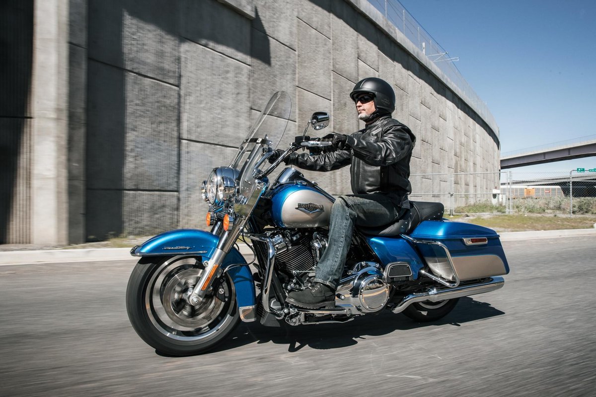The Road King® is where stripped down, nostalgic style meets the performance and versatility of a modern Harley-Davidson® touring machine. 
jenningsharley-davidson.com/harley_davidso…