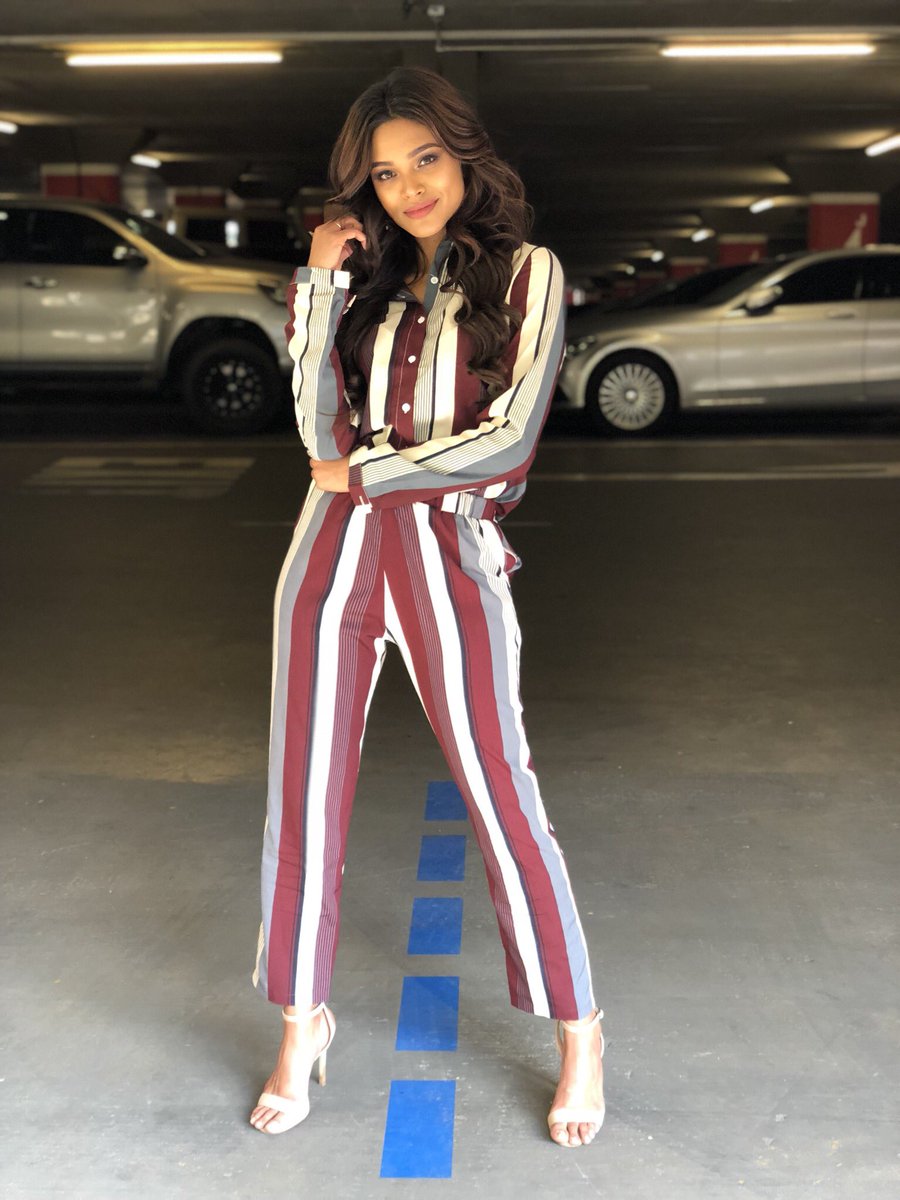 KarishmaRamdev_'s tweet photo. Doubt kills more dreams than failure ever will.
Believe in yourself and your potential.βοΈβ¨
Outfit: @frnch_official
You can get 5% off all AW18 outfits using my code: KARISHMA05
H&M: @anniebstudio
#frnchofficial #charliesangels #vibe #karishmaramdev #karishmasjourney
#pose https://t.co/bjQ3fqW8zN