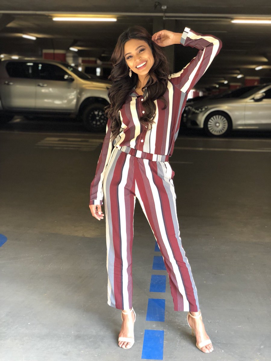 KarishmaRamdev_'s tweet photo. Doubt kills more dreams than failure ever will.
Believe in yourself and your potential.βοΈβ¨
Outfit: @frnch_official
You can get 5% off all AW18 outfits using my code: KARISHMA05
H&M: @anniebstudio
#frnchofficial #charliesangels #vibe #karishmaramdev #karishmasjourney
#pose https://t.co/bjQ3fqW8zN