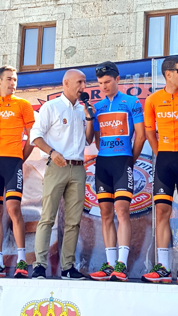 Charla <a href="/jmariguajardo/">Juan Mari Guajardo</a>  con <a href="/egoitzf/">Egoitz Fernandez</a>  <a href="/FundaCiclisEusk/">Euskadi Fundazioa</a>   previa salida  4a etapa Monasterio de San Pedro de Cardeña -Ciudad Romana de Clunia.#Vueltaburgos