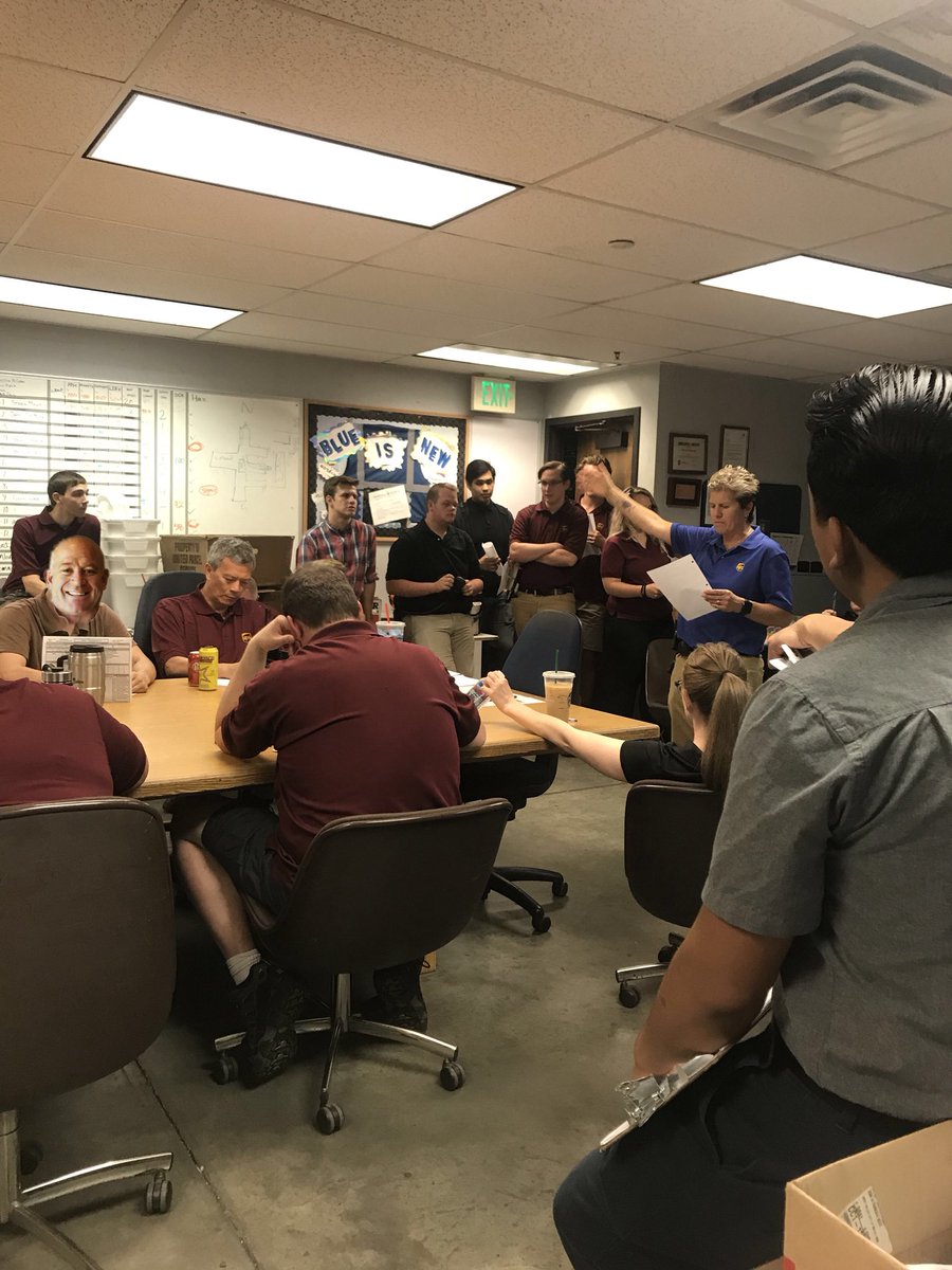 VanHazelen tweet media