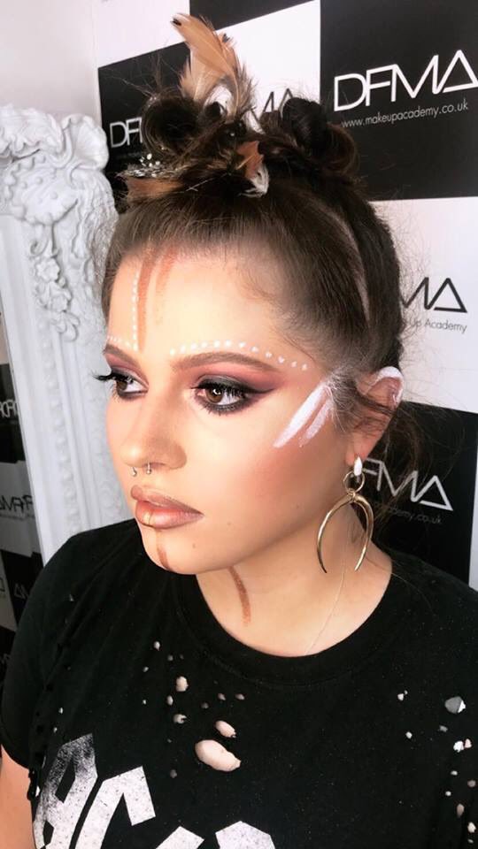 DFMAmakeup's tweet photo. 🧡 How gorgeous is #DFMA Tutor and #Mentor @Gemflossy’s incredible #Tribal-inspired #MakeupDemonstration, created for the #VVIP #MakeupCourse in #Bournemouth?!
#MUA #MOTD #Makeup #MakeupLover #Cosmetics #MakeupAcademy https://t.co/nHZZoVGfLR