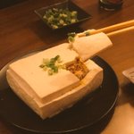 晩ごはんは冷やっこ・・・と思いきや中から出てきたのはなんとアレ!