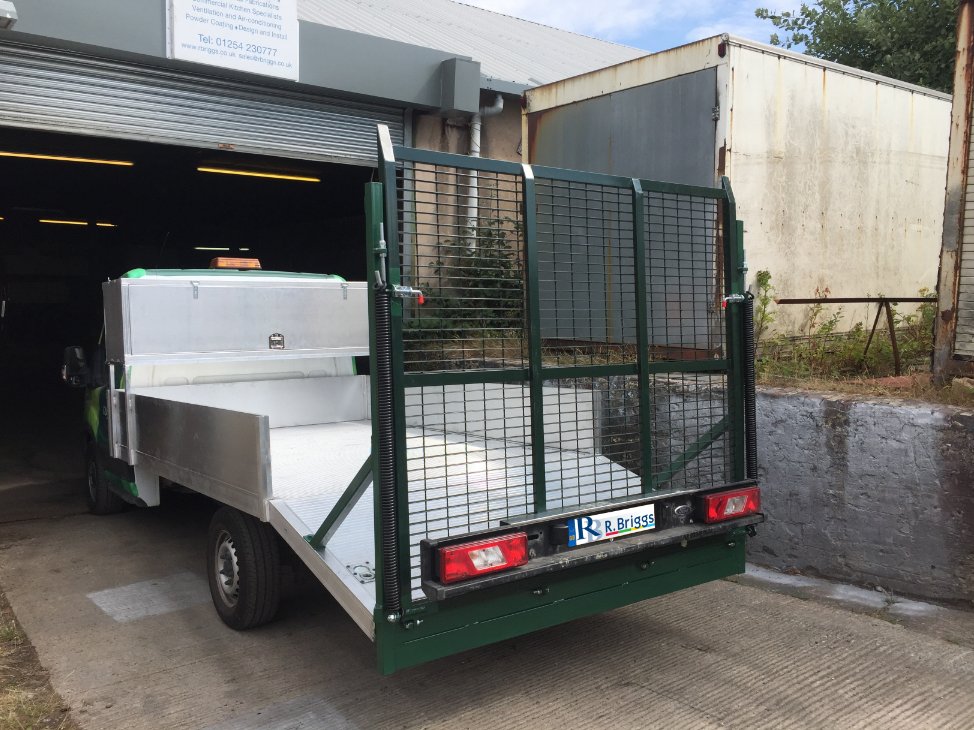 RBriggsUK's tweet photo. Mild steel under frame with an aluminium bed & lockable storage box. #vanmodifications #bespokealuminiumfabrication #bespokemetalwork https://t.co/dQ94uUmTIo